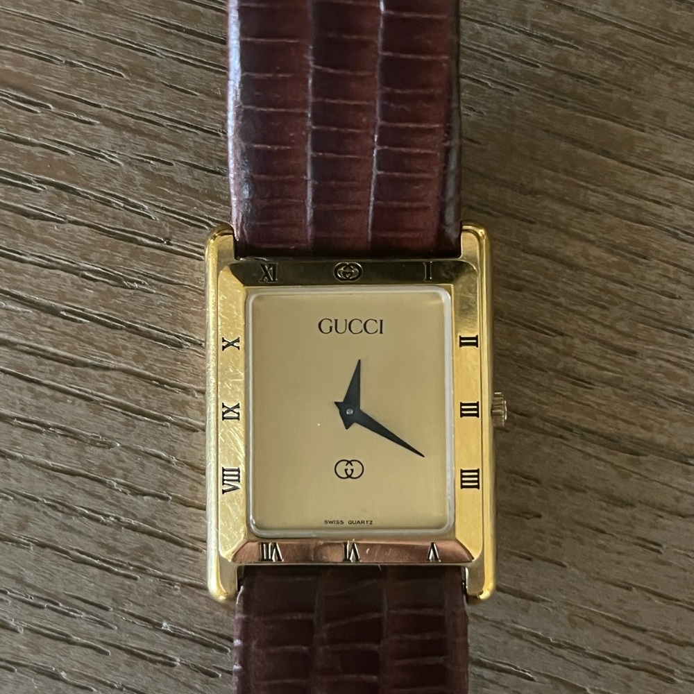 Gucci 4200M Vintage Gold and Brown Leather Women's Watch EUC
